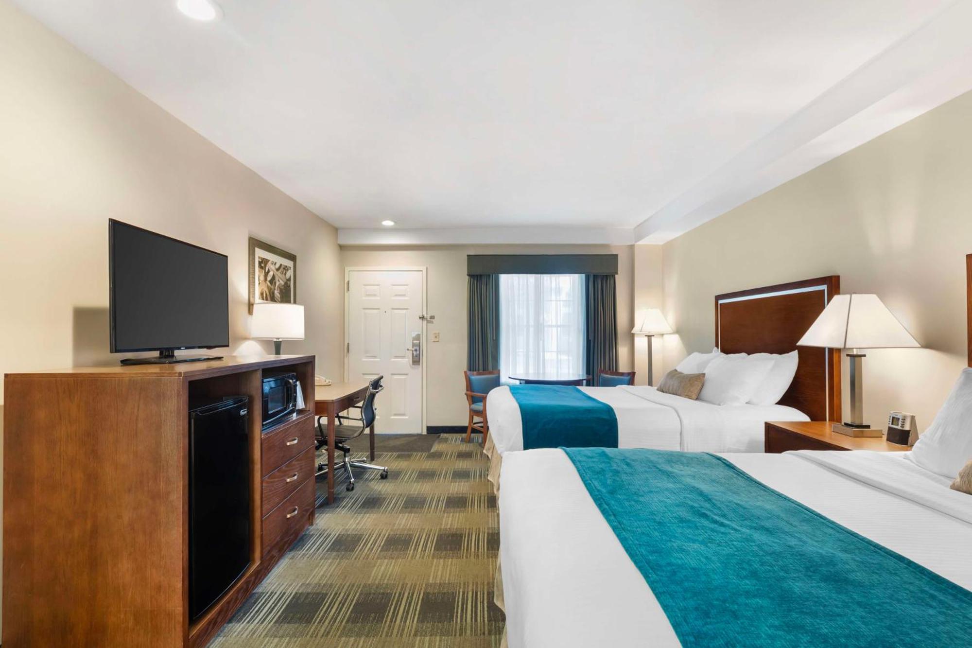 Best Western Plus Cold Spring Plymouth Exterior photo