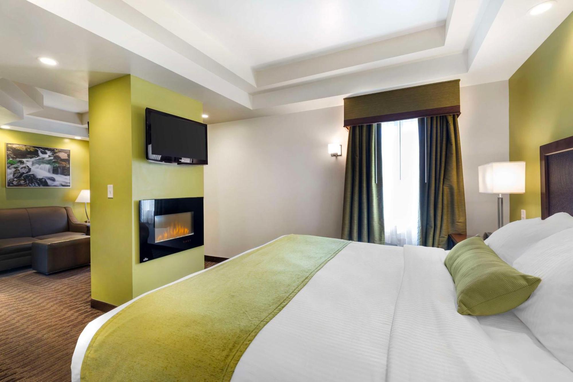Best Western Plus Cold Spring Plymouth Exterior photo