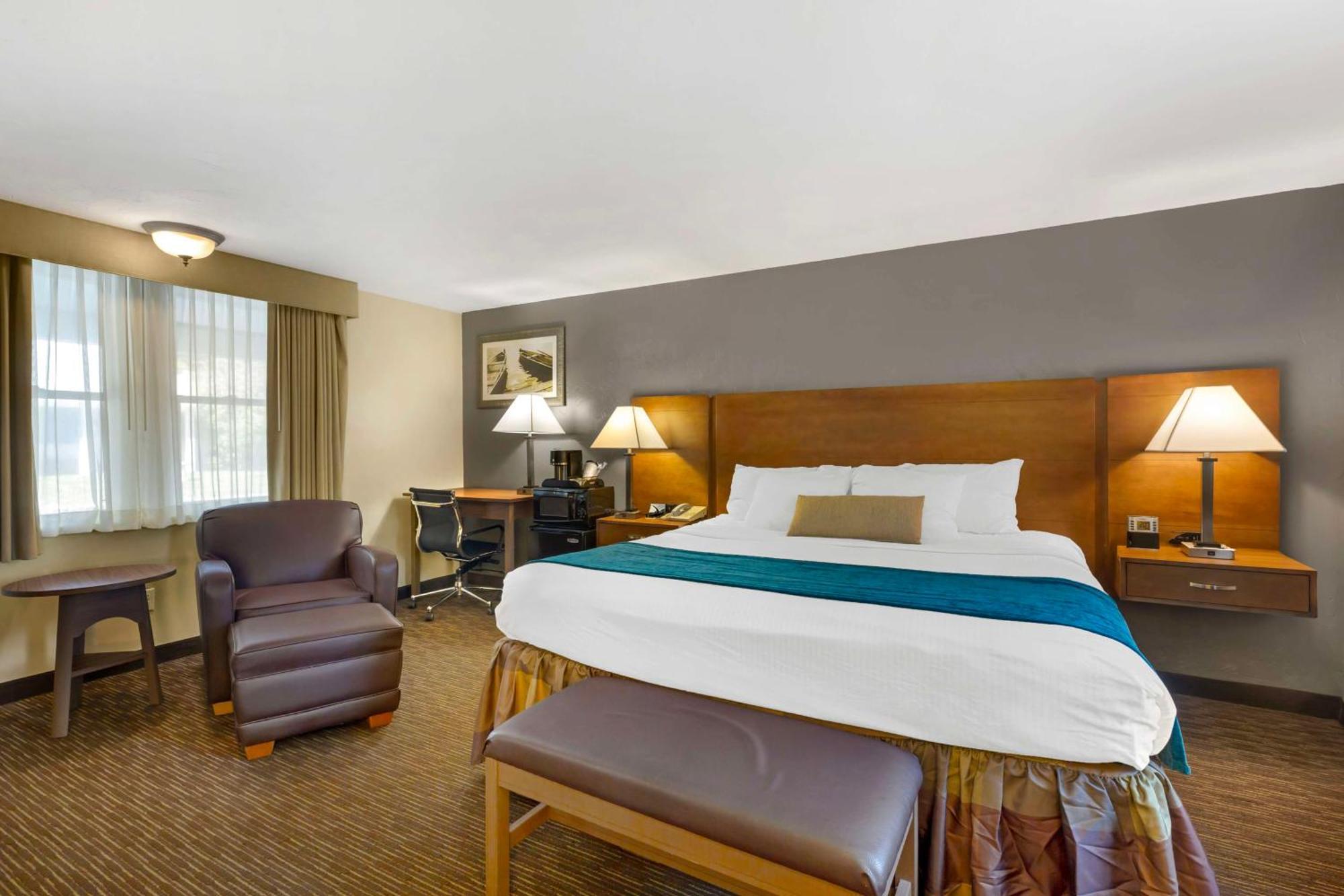 Best Western Plus Cold Spring Plymouth Exterior photo