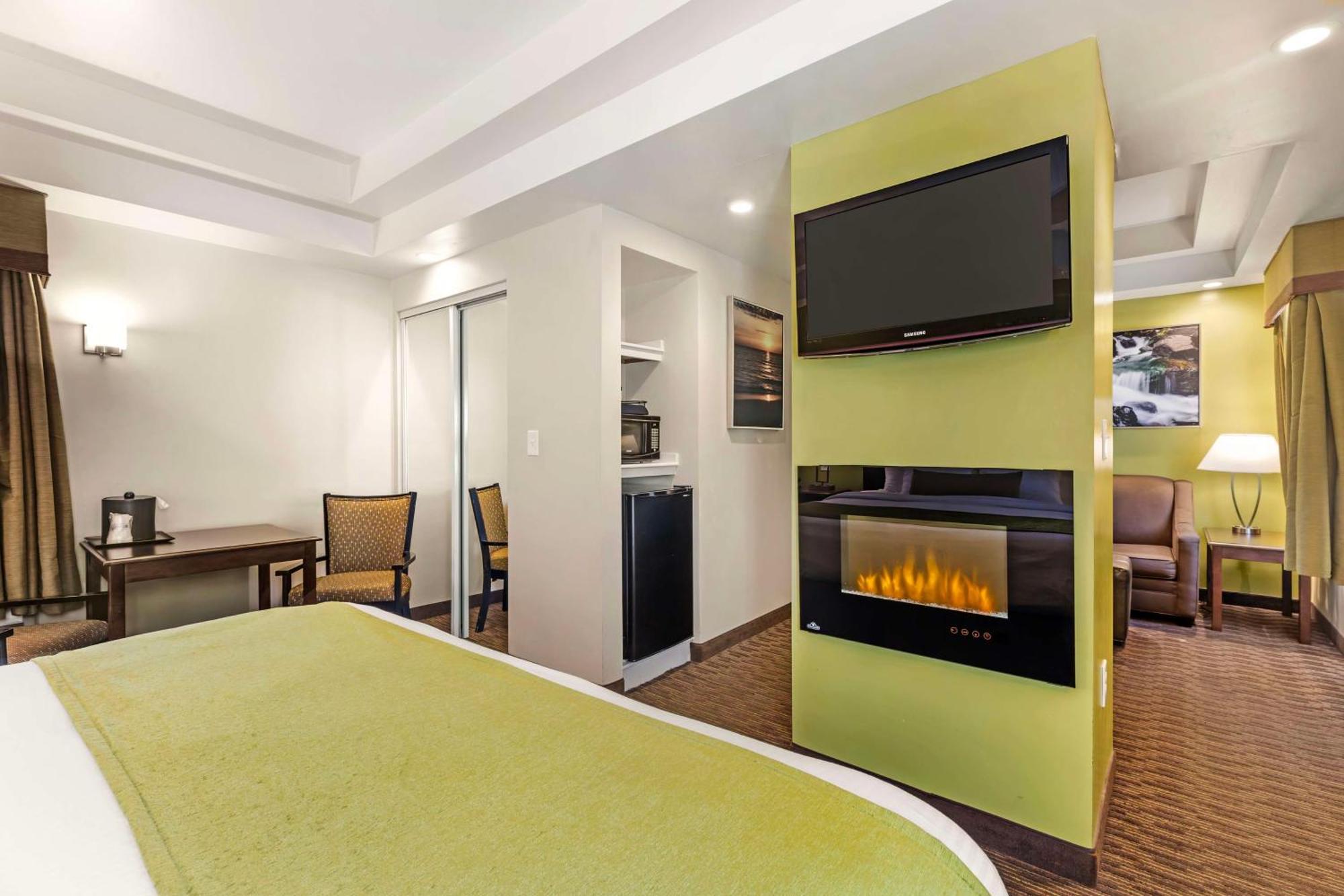 Best Western Plus Cold Spring Plymouth Exterior photo